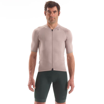 Went full Velocio (concept merino jersey, luxe bibs, signature socks). :  r/CyclingFashion